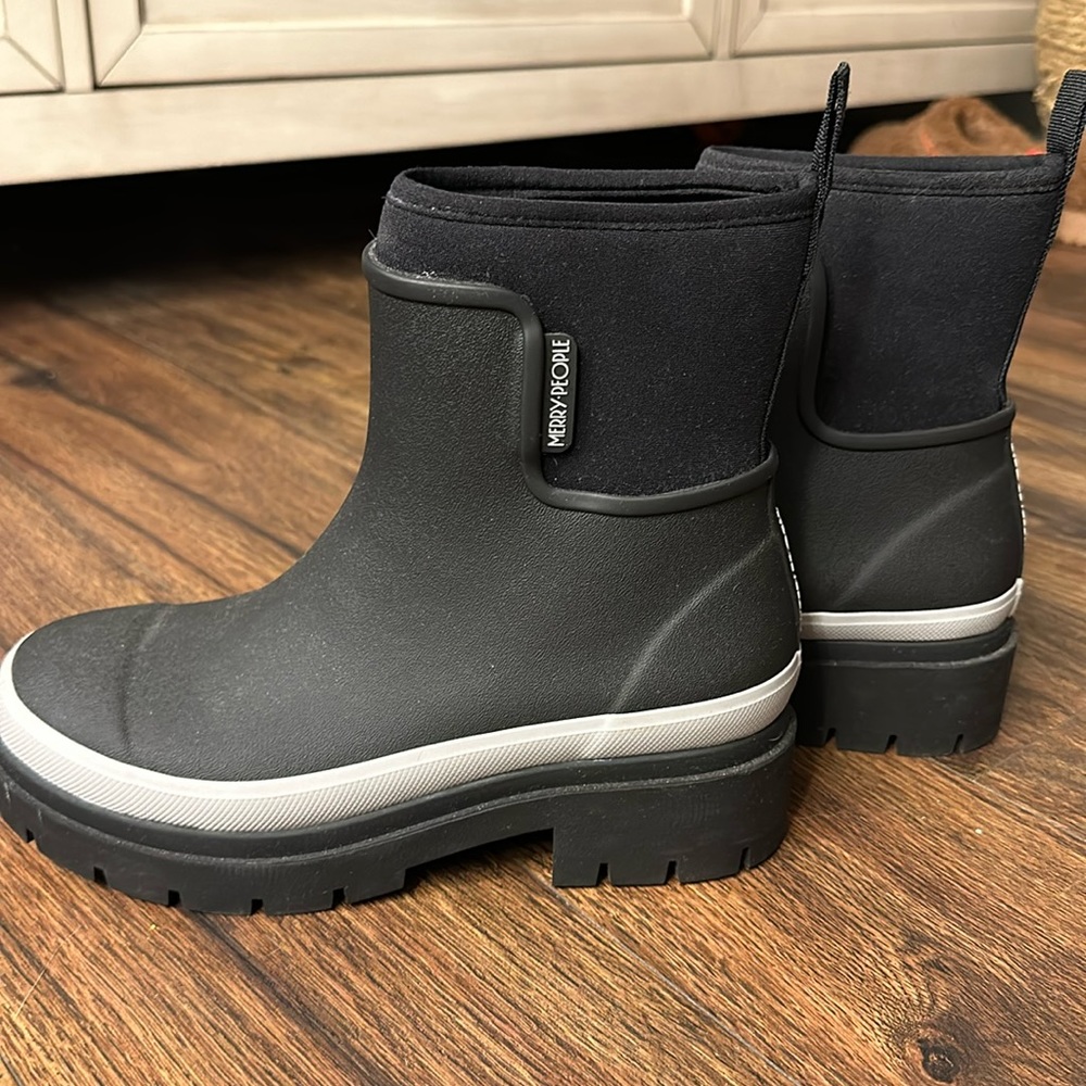 Merry People Black Tully rain boots. Sz 38.